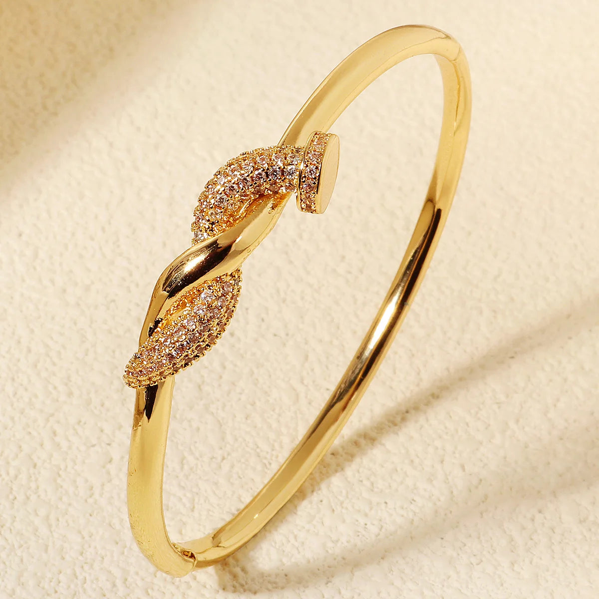 Beautiful Bracelet For Woman's