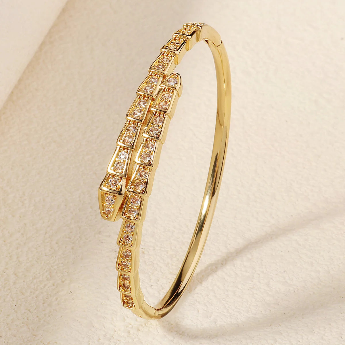 Beautiful Bracelet For Woman's